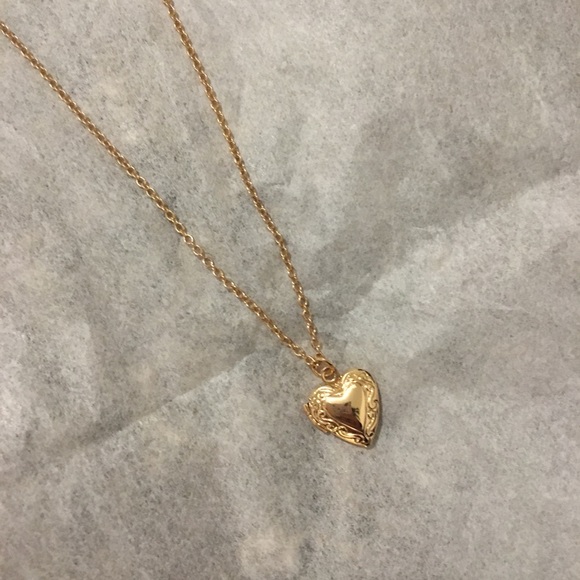 brandy melville gold locket heart necklace - Picture 1 of 4